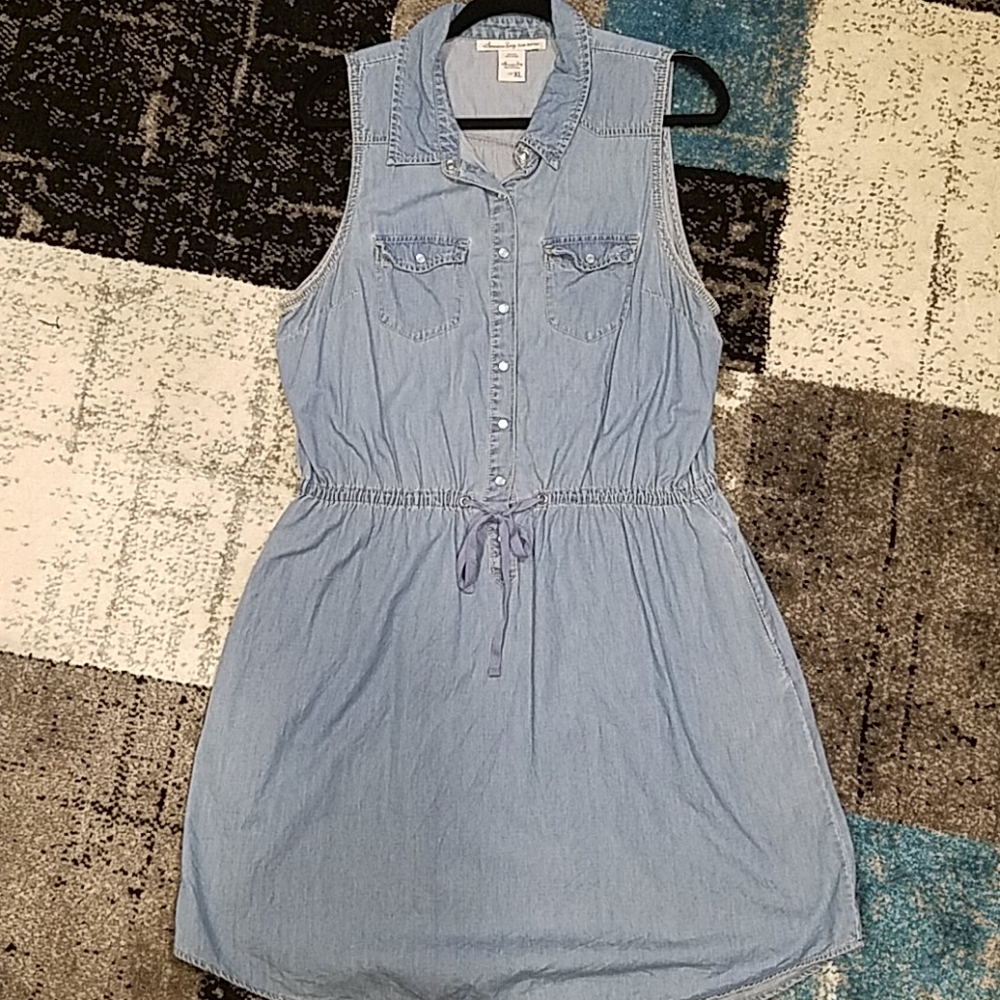 Sleeveless dress